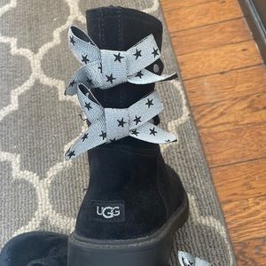 UGG Black Boot Girls Size 3 zipper on the side worn only several times
